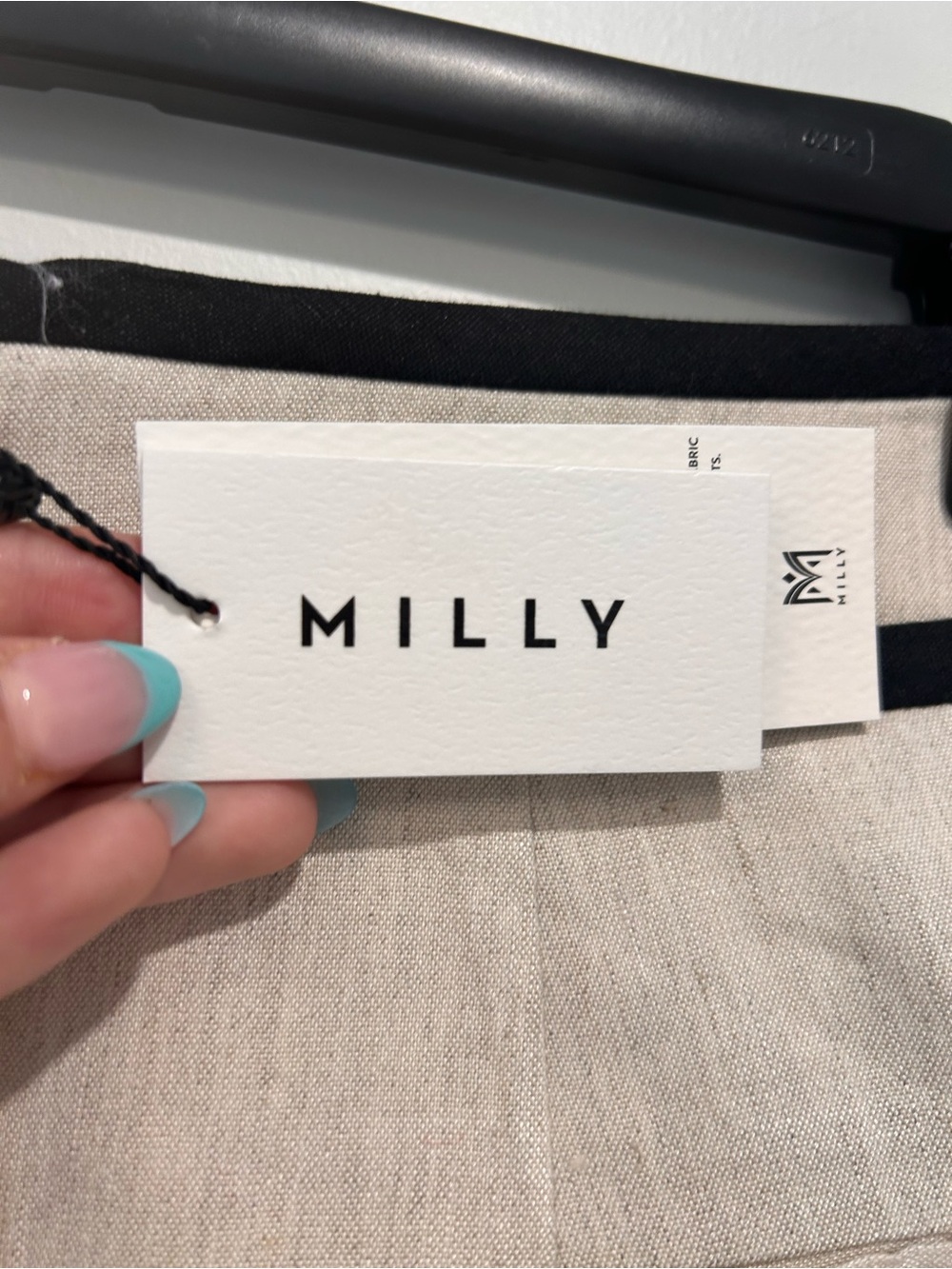 Milly solid linen short - Picture 3 of 5